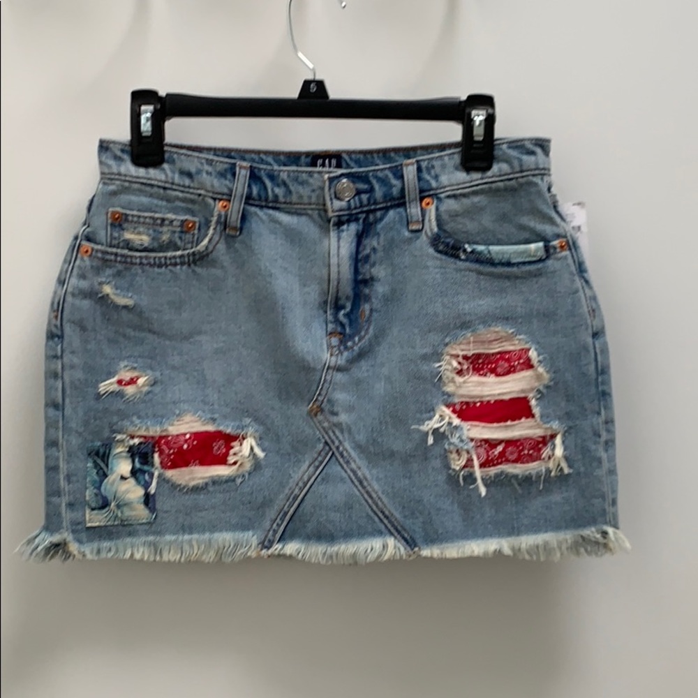 Gap denim mini skirt in rip and repair 27 Petite - Picture 2 of 6